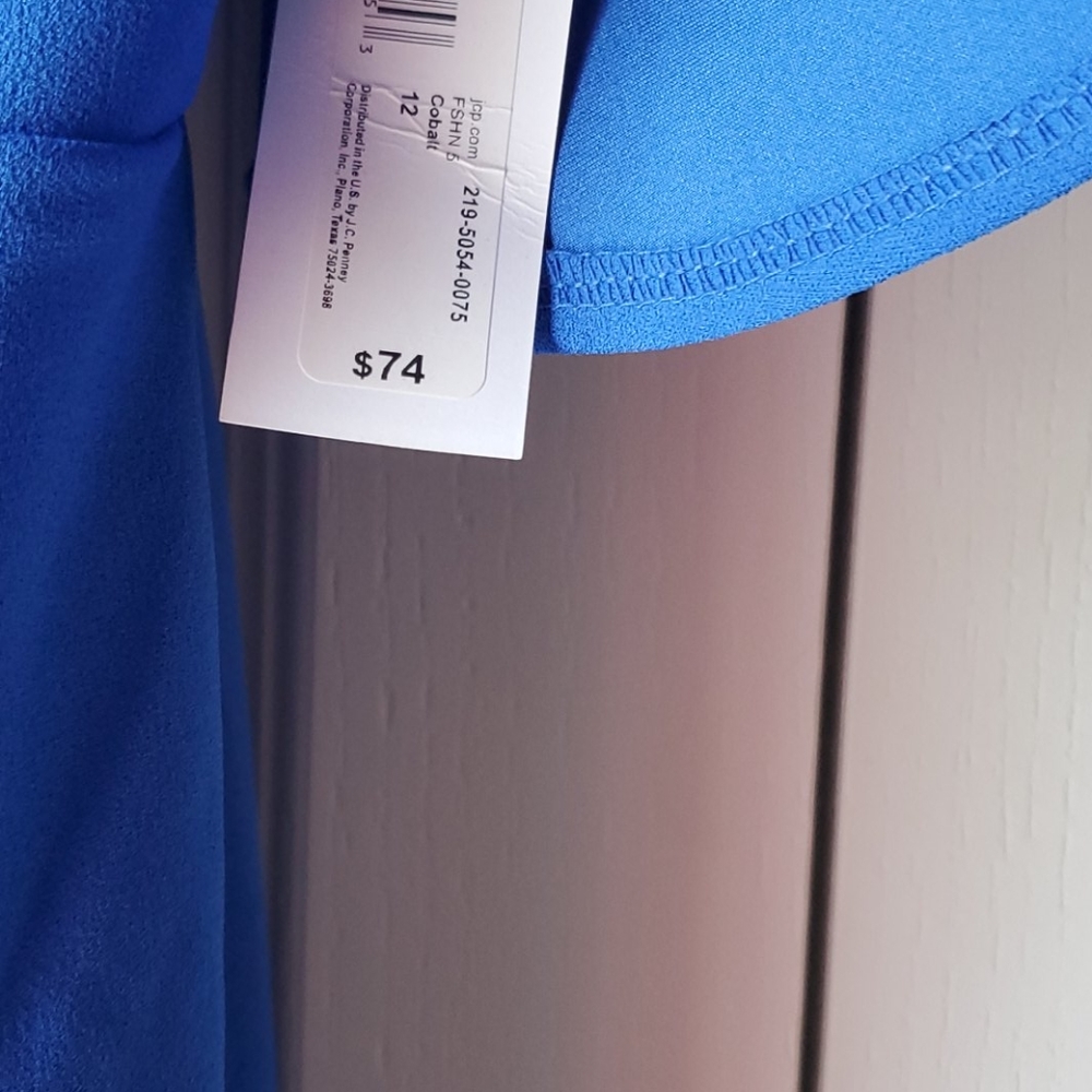 Dress - Picture 6 of 6